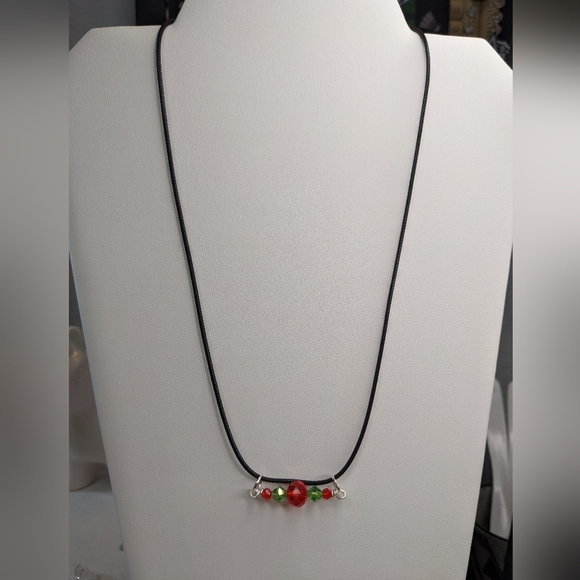 Merry Christmas Holiday Necklace Red Green Glass Beads Simple Sweet Handmade - Picture 8 of 12